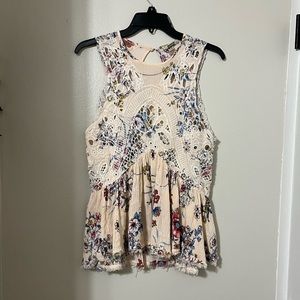 Gimmicks by BKE (Buckle Brand) | Light Pink Boho, Floral, Metallic Top